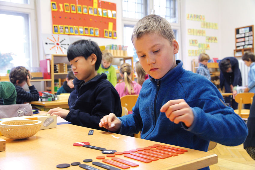 Bereits in der Grundschule lernen Kinder sich Lerninhalte selbstständig anzueignen