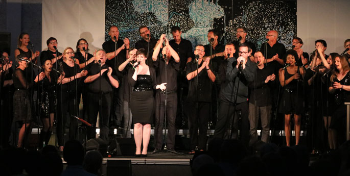 "Greg is back" beim Konzert am Montessori Zentrum ANGELL