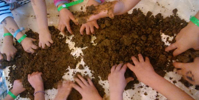 Kinder der Casa dei Bambini bei den Forschertagen im Seepark