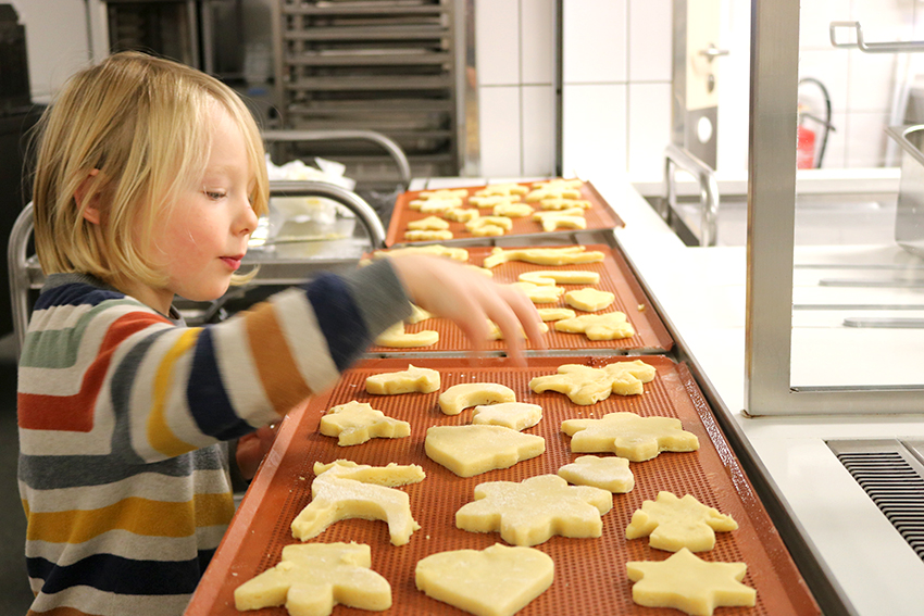 Weihnachstbäckerei in der Bioteria