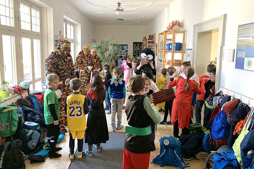Fasnetrufer in der Grundschule