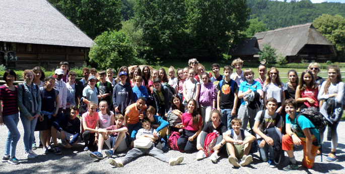 Die ganze Gruppe auf dem Vogtsbauernhof