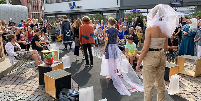 Mode-Performance auf dem Kartoffelmarkt