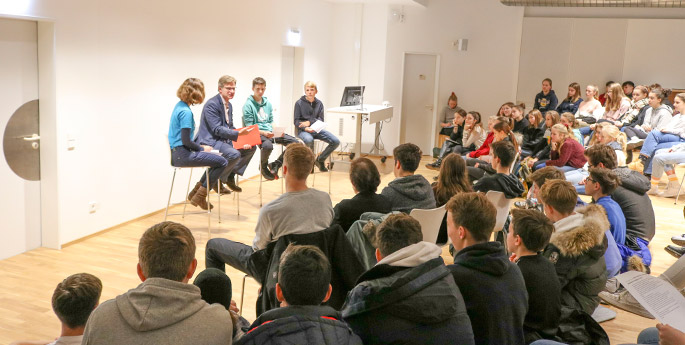 Matern von Marschall zu Besuch im Angell 