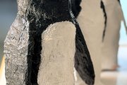 Pinguine aus Papier, Kleister und Gips